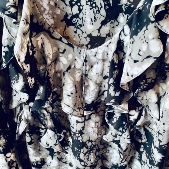✨✨Anne Klien Ruffle Collar Neutral Tone Print Top ✨L ✨ - Picture 4 of 9